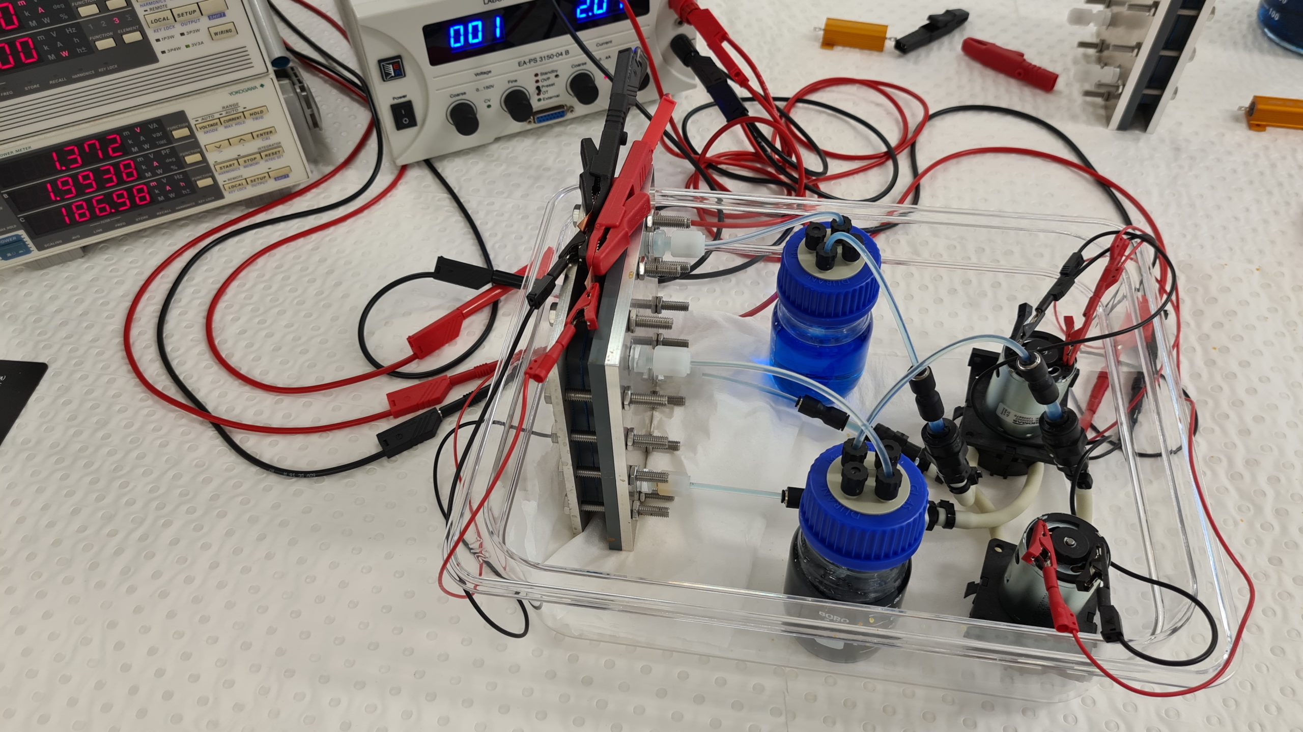 Vanadium redox flow battery for teaching